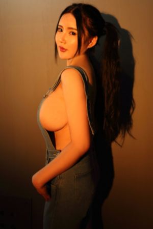 强欲司教和忧郁魔人的实力比较