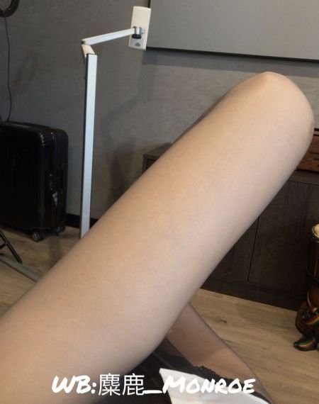 小娇乳h边走边欢1v1爱豆传媒